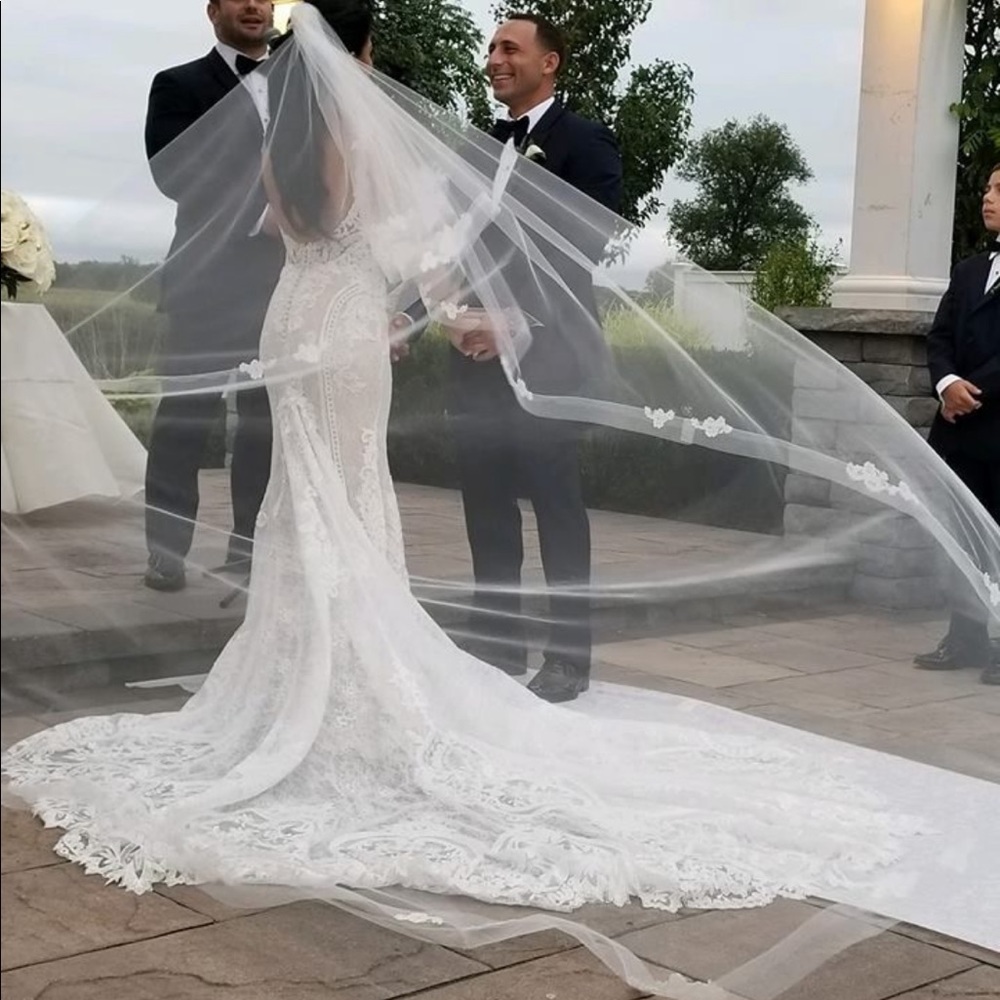 Paris by Deborah Moreland Pumpkin Cake Veil